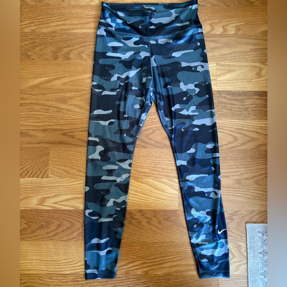 Women’s Nike Dri-Fit Camouflage Leggings